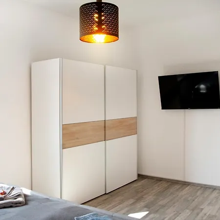 Ilmpartment Deluxe - Vollausstattung - Boxspringbett - Wi-fi - Netflix Ilmenau